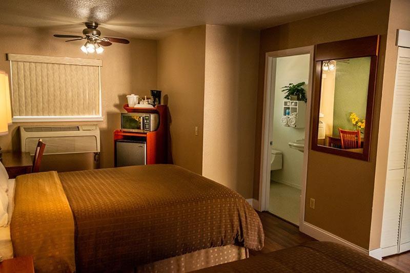 Maple Leaf Motel Shady Cove Buitenkant foto